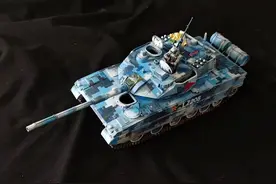 15式轻型坦克模型（海洋迷彩，1/35）图片