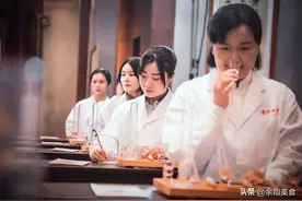喝的酒都是白酒，为什么有人喝了就难受？内行人：肯定是酒没喝对图片