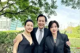 妹妹找哥泪花流 时隔45年“小花”与哥哥重逢 早年拍摄幕后轶事好多图片