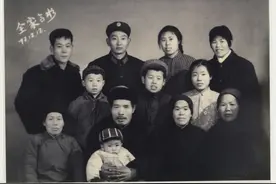 “最美全家福”影像展（十）丨他用5000张全家福，记录关于“家”的史诗图片