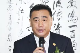 央视主持张宏民被逼婚！富婆喊话五一结婚，62岁未婚无娃原因曝光图片
