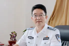 张飞虎: 做人德才兼备 为师文武双修图片