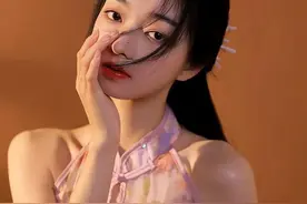 一组暗调纯欲的旗袍写真图片