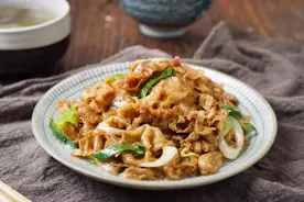 年夜饭硬菜来了！鲜嫩可口的葱爆羊肉卷！鲜香的记忆图片