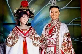 太上皇的老婆该咋称呼？皇太后？太皇太后？错那都是寡妇的称号！图片