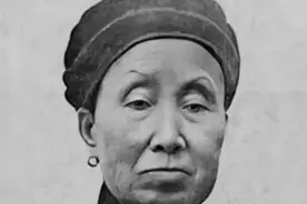 1950年，“双枪老太婆”被我军抓获，毛主席批示：不杀难以平民愤图片