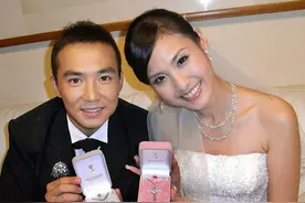 刘畊宏的坚爱情史，与妻子相爱22年零绯闻，50岁靠直播健身成顶流图片