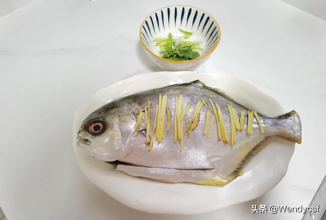 花胶瑶柱煲鸡汤的功效与作用 2026年花胶瑶柱煲鸡汤的功效与作用是什么 花胶瑶柱煲鸡汤的功效与作用 2026年花胶瑶柱煲鸡汤的功效与作用是什么