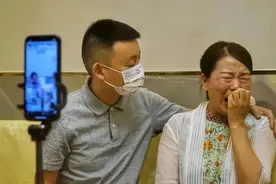 许舅舅抢救无效离世，田静宣布暂停直播和更新，杜粉抖神发声哀悼图片