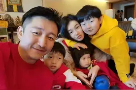 拳王邹市明住上海过亿豪宅，38岁娇妻身材傲人，回应儿子国籍问题图片