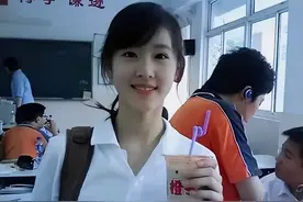 刘强东与初恋合体，龚晓京穿着朴素气质好，比奶茶妹妹更有夫妻相图片