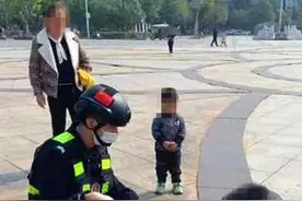 横州一学生逃学“散心”，巡警及时劝返图片