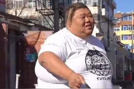 胖猴仔减重200斤后复胖！脸胖一圈走路喘粗气，被曝因偷吃遭退营图片