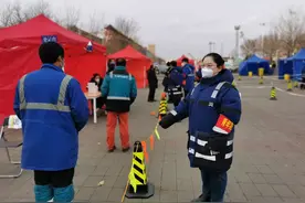 严防死守“人、车、货、船”！天津港全力阻击奥密克戎图片