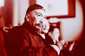 留辫子，纳小妾，闻女人脚，他凭什么被称为“最尊贵的中国人”？图片