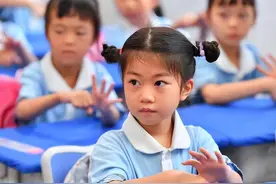 中小学将迎“5+2模式”，2023年春季开学后实施，家长左右为难.图片