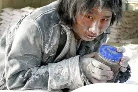 黑砖窑有多可怕？记者装残障被卖进黑砖窑，拍下了毕生难忘的画面图片