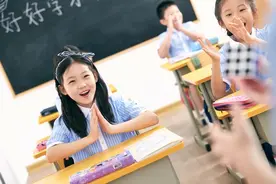 9岁女孩捂着肚子干呕，告诉爸爸里面有 “宝贝” ，检查后爸爸哭了图片