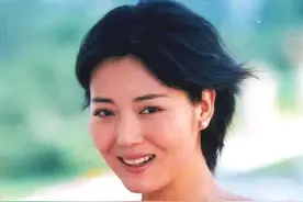 演员王茜华：被梅婷抢了角色，45岁高龄生子，二婚丈夫将她宠成宝图片
