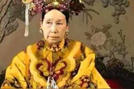 玉体横陈，皇宫内没有浴室，洗澡一次要用40条毛巾图片