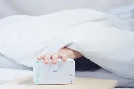 长期裸睡的人，最终会怎样？别不好意思，男女都能得到这些好处图片