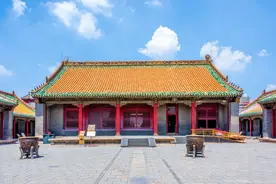 写了一本日记，交了146位红颜知己，贪了2000万元，他的工作业绩图片