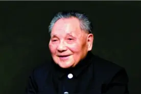 邓小平接替华国锋，担任军委主席，主持华北大演习图片