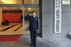 这位娃娃脸新警，经历可不一般！图片