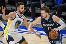 库里打中锋？库里抢下12篮板！全场最高！勇士25分大胜独行侠图片