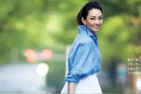 夏天穿“凉鞋”，为什么强调这2点？很多女人随便穿，又丑又拖沓图片