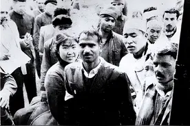 1963年，印军战俘参观中国在上海时本性毕露，我军战士如何处置？图片