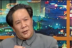 93年，台湾记者问古月什么时候能去台湾，他的回答让全场掌声雷动图片