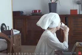 日本70岁的阿姨，5点起床做家务，但她的精致优雅却让很多人羡慕图片