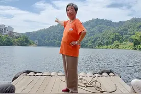 坐上了“潘冬子”的竹排图片