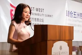 何巧女：浙江女首富身价300亿，赴美豪捐96亿，却在国内欠债200亿图片