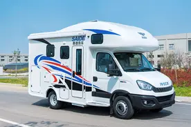 不到50万大水电C型房车，经典设计，耐看耐用图片