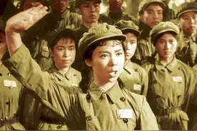 《英雄赞歌》历久弥新，演唱者张映哲低调平凡，如今已去世十七年图片