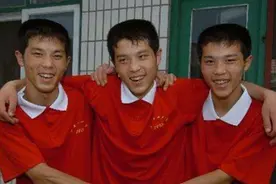 轰动一时的山东三胞胎：考出连号分上同所211，十年后同一天成婚图片