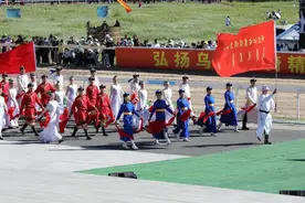 【精彩回顾】22支乌兰牧骑“点燃”乌兰毛都草原！图片