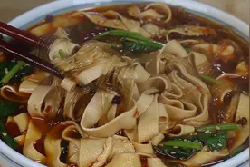 1把粉丝，2张豆皮，简单一做，我家一周做5次，吃完浑身热乎图片