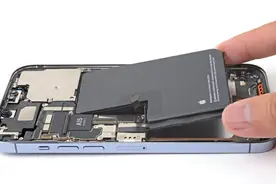 为什么没人说iPhone 13系列续航拉胯？看完这份拆机报告就懂了图片