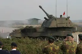 德国对乌交付火炮，乌军混用6款重炮，早晚和印度军队同一个下场图片