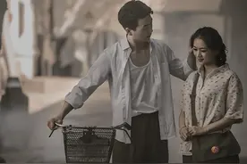 88年无意间撞见女同学换衣服，被她发现打我满身伤，后又赖上我图片