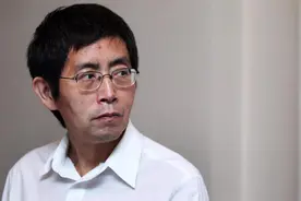 40多年后再读北岛的这首诗，不得不感叹：神作啊图片