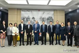 武汉理工大学艾克斯马赛学院首届文化节暨第九届中法环境活动月主题展顺利开幕图片
