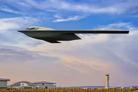美国B-21“突袭者”隐身轰炸机（全解析）图片