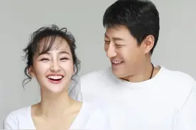 演员辛月：嫁给大13岁二婚丈夫，婚后一人带三娃也能美满幸福图片