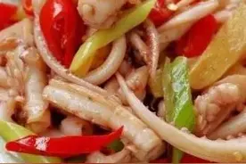 大葱爆炒鱿鱼的正确做法，鲜嫩可口，葱香味浓郁，真是太下饭了图片