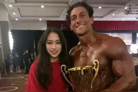 “微笑王子”萨迪克：获得2022年匹兹堡职业赛健体冠军，直通奥赛图片