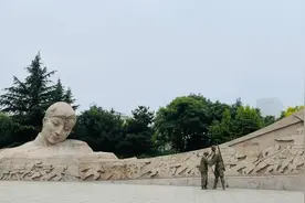 她是平山普通的农家妇女，也是中国伟大的“子弟兵的母亲”图片